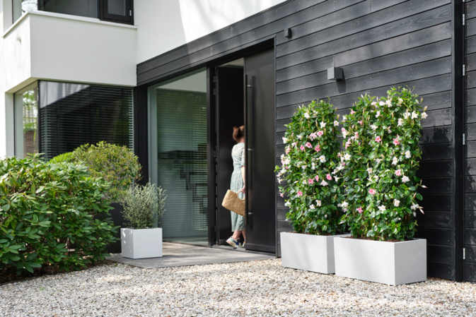 Jak dobrać donice, aby ogród prezentował się wyjątkowo?